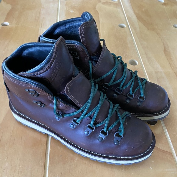 danner mountain pass smores